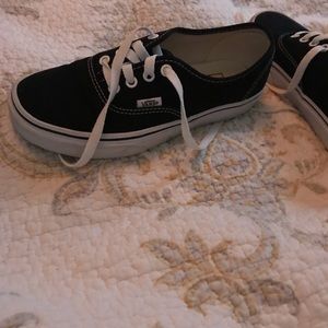 Women’s size 6.5 vans. Worn twice. Like new.